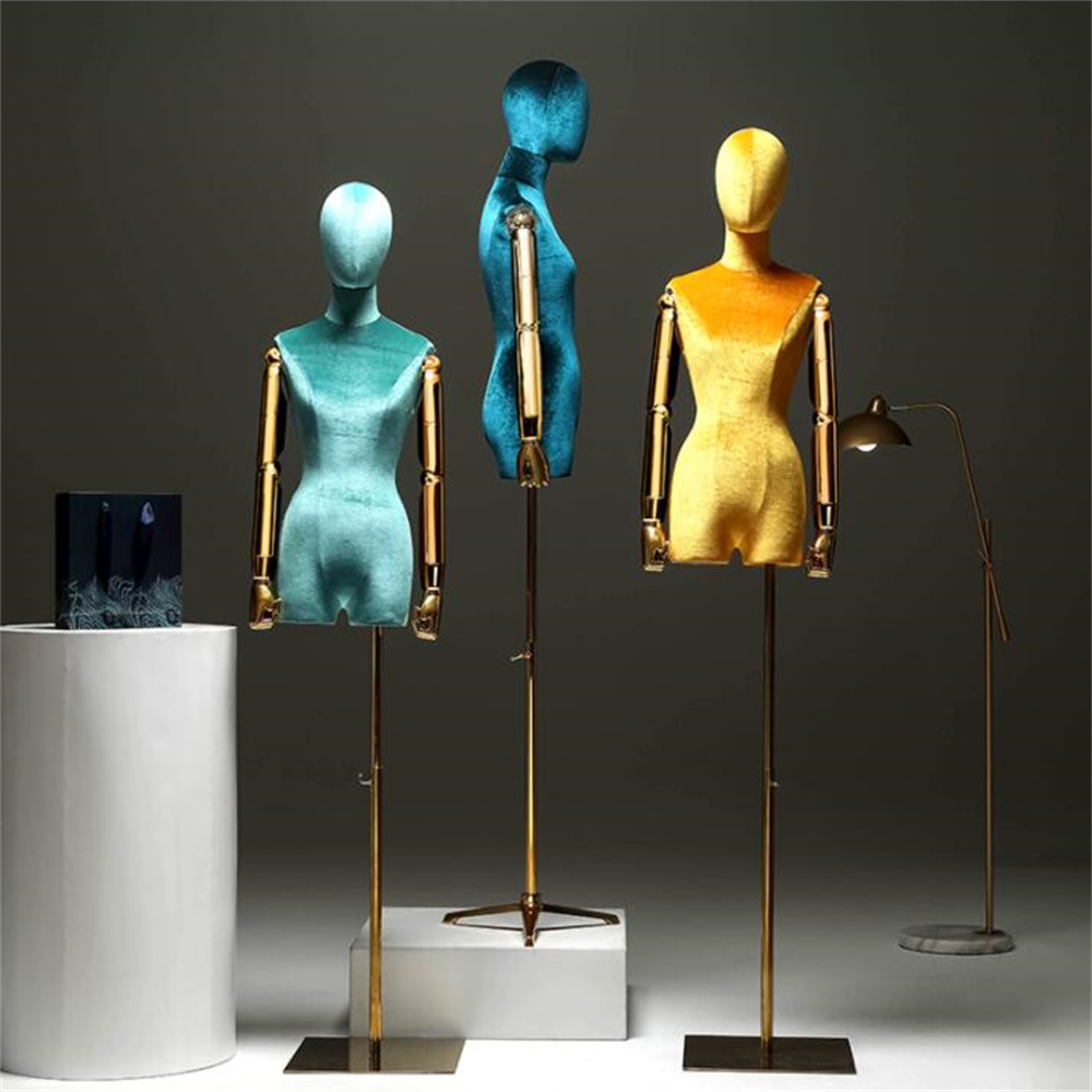 Maniquí de mano dorado femenin - Body Jewelry Plus reseña y precio